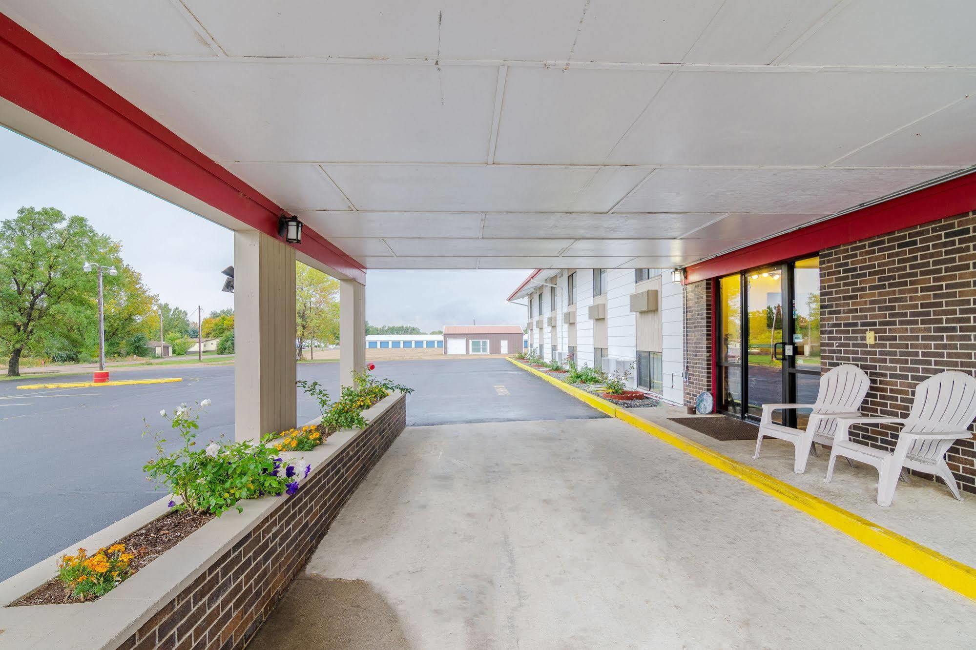 Rodeway Inn Mitchell Ngoại thất bức ảnh